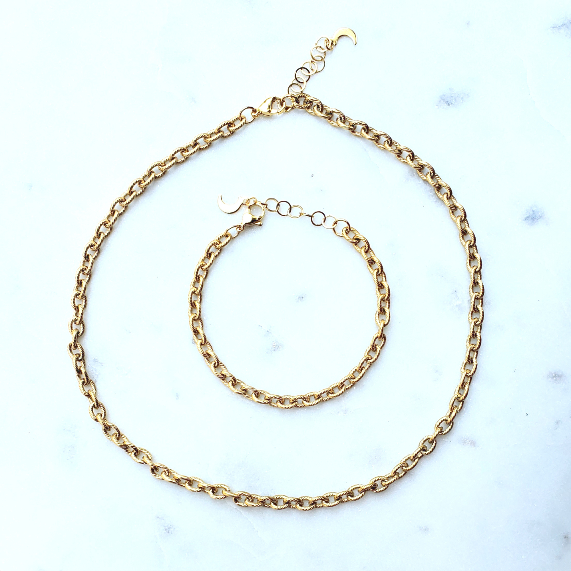 chunky gold necklace