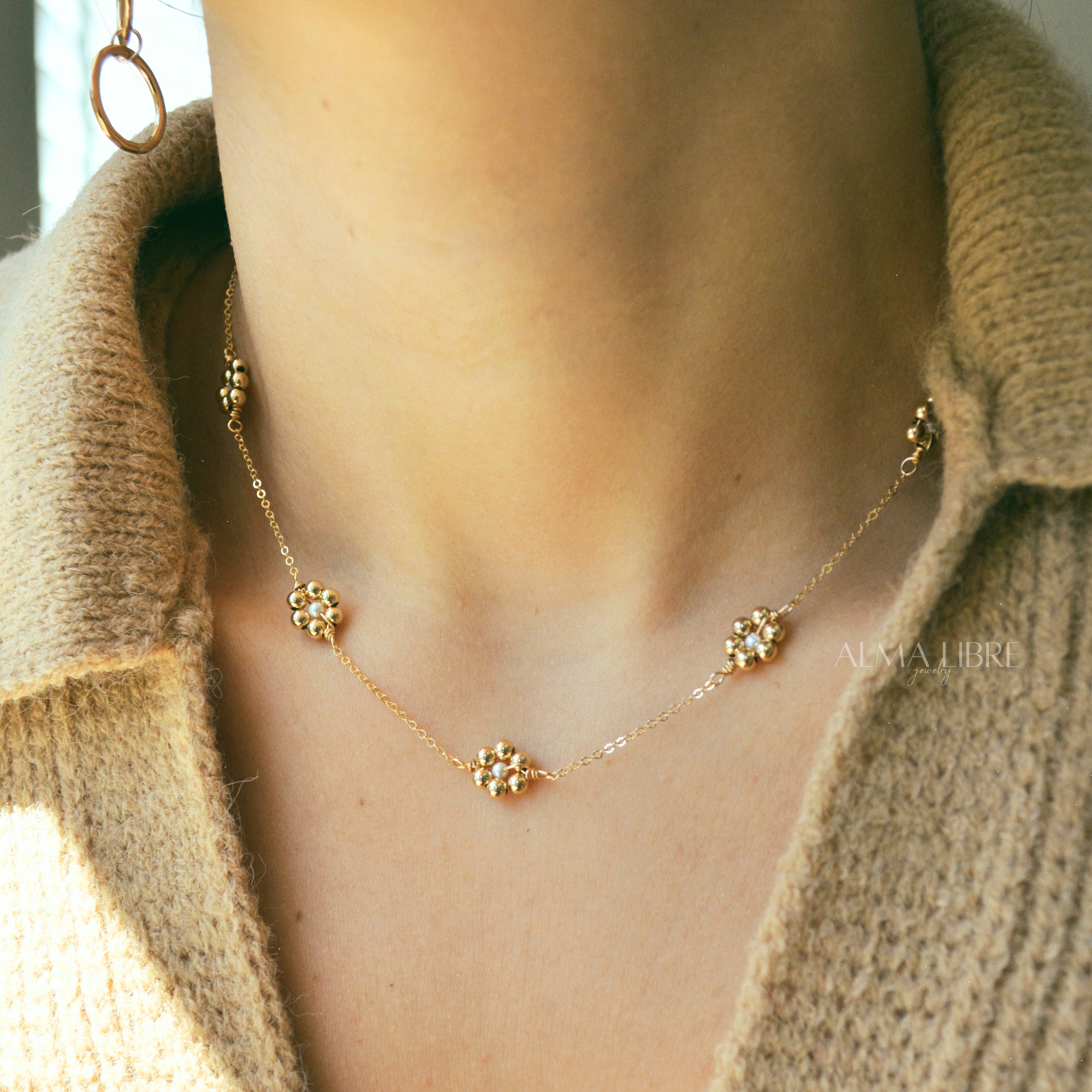 Silver Delicate Daisy Pendant Necklace | Claire's US