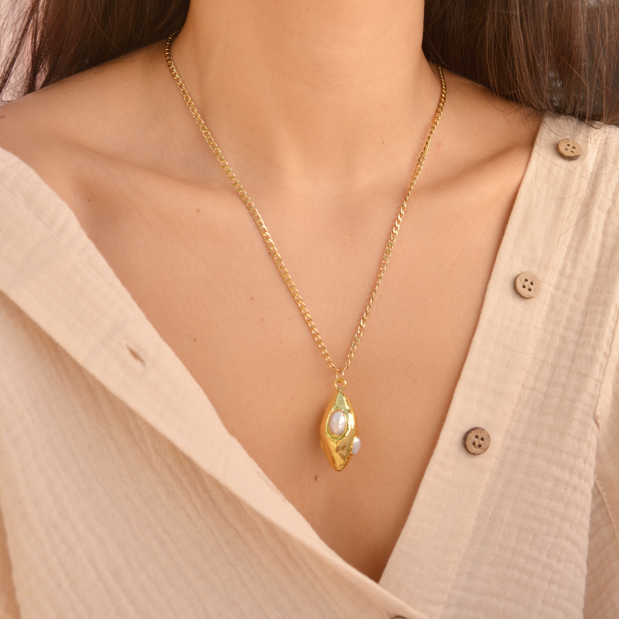 pearl pendant necklace