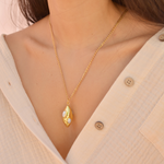 pearl pendant necklace